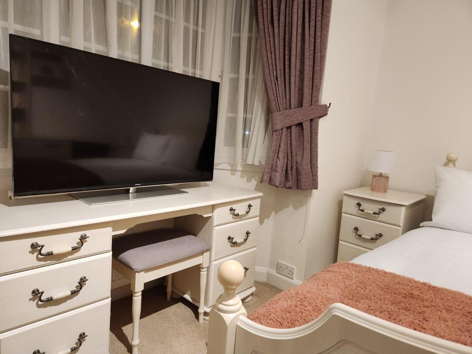 D Elmdon Homestay Shared 4 Bedrooms Birmingham Exterior foto